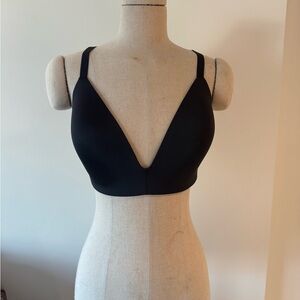 SKIMS Wireless form T-Shirt bra